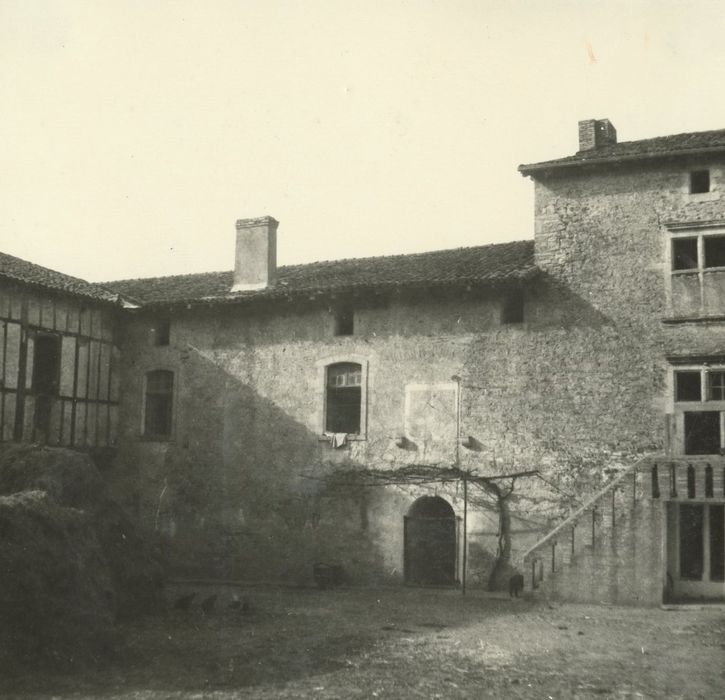 aile nord, façade sud sur cour, vue partielle