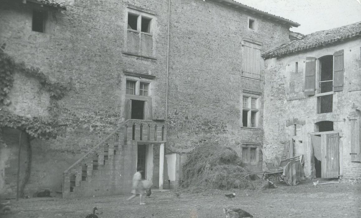 aile nord, façade sud sur cour, vue partielle