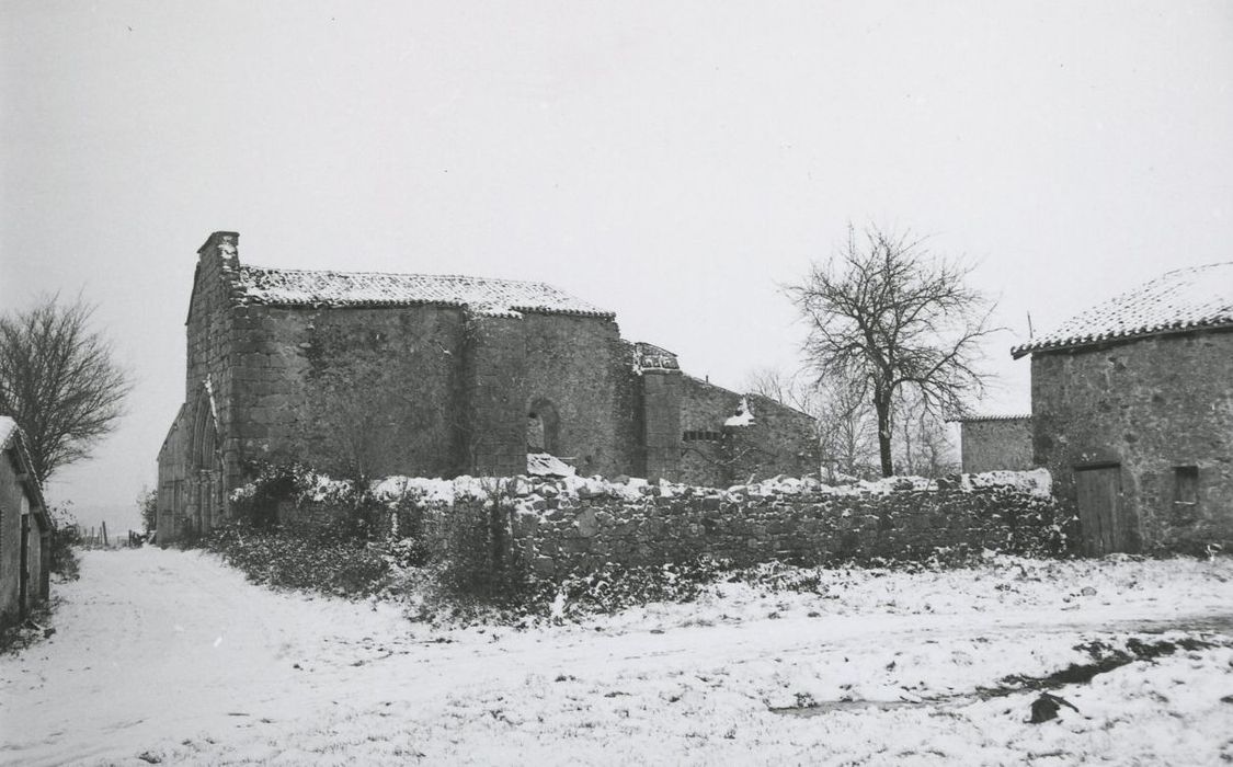 vue générale de la chapelle dans son environnement depuis le Sud