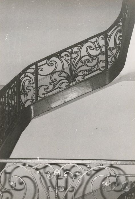 escalier d’honneur, détail de la rampe en fer forgée