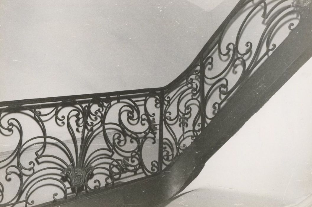 escalier d’honneur, détail de la rampe en fer forgée