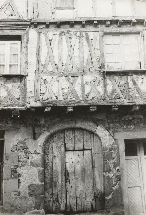 façade sur rue, vue partielle