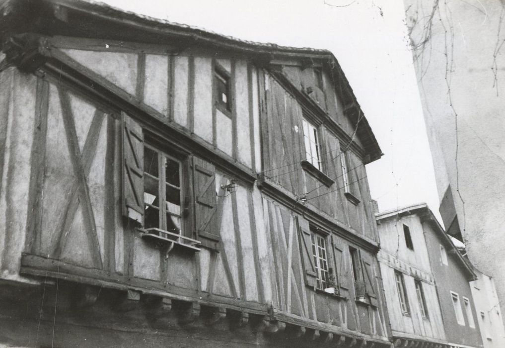 vue partielle des façades sur rue