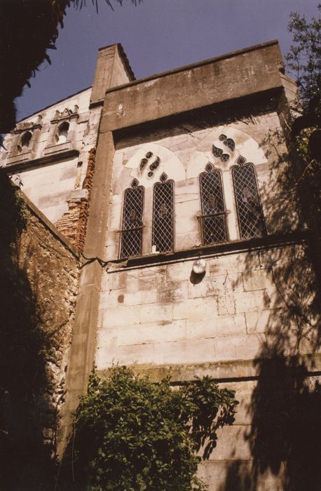 façade sur jardin de la salle gothique