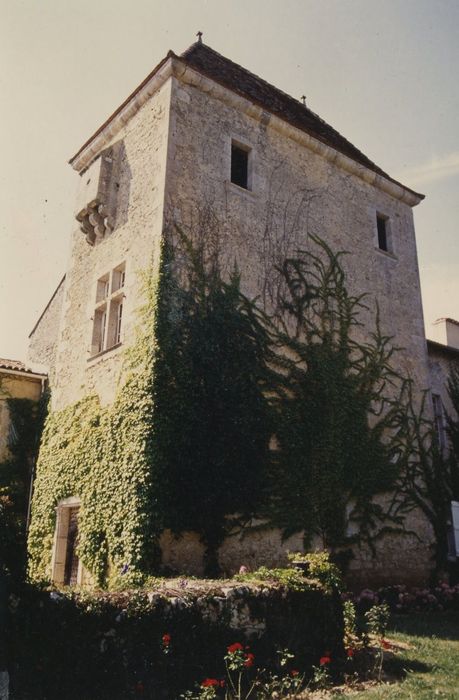 tour, élévations sud et est