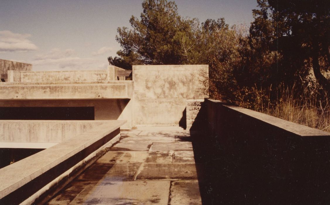 terrasse située au-dessus de la remise