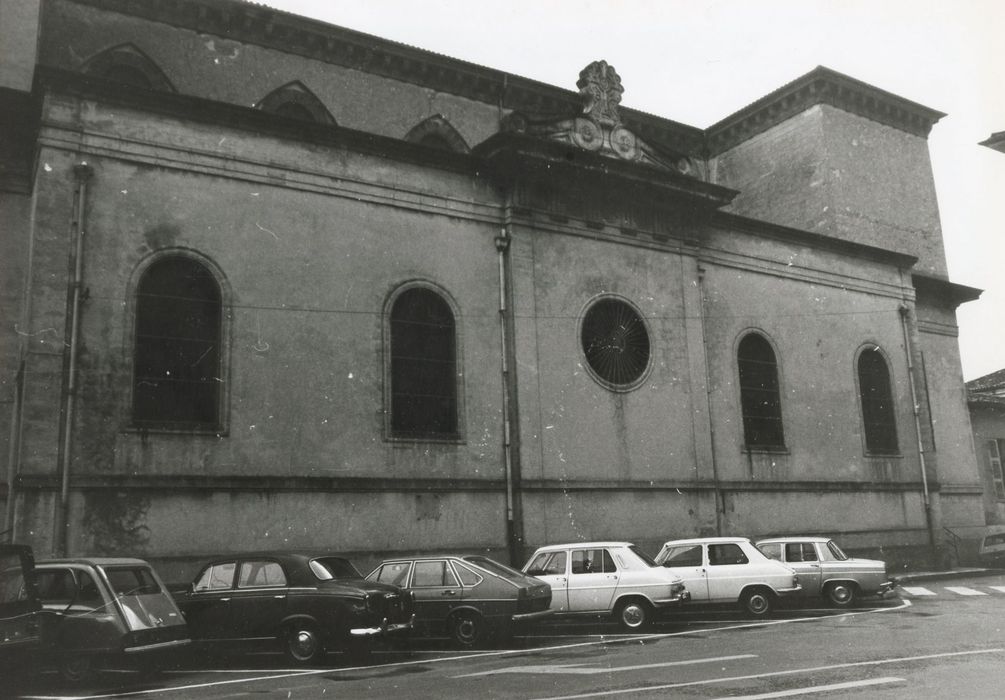 façade latérale est, vue partielle