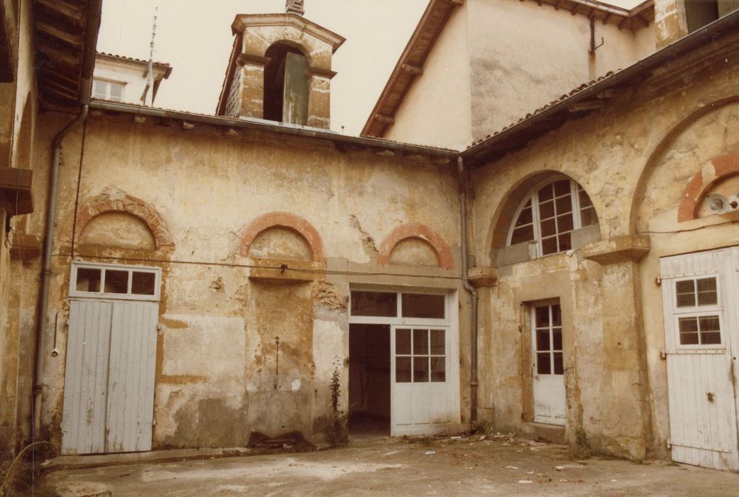 cour intérieure, façade sud