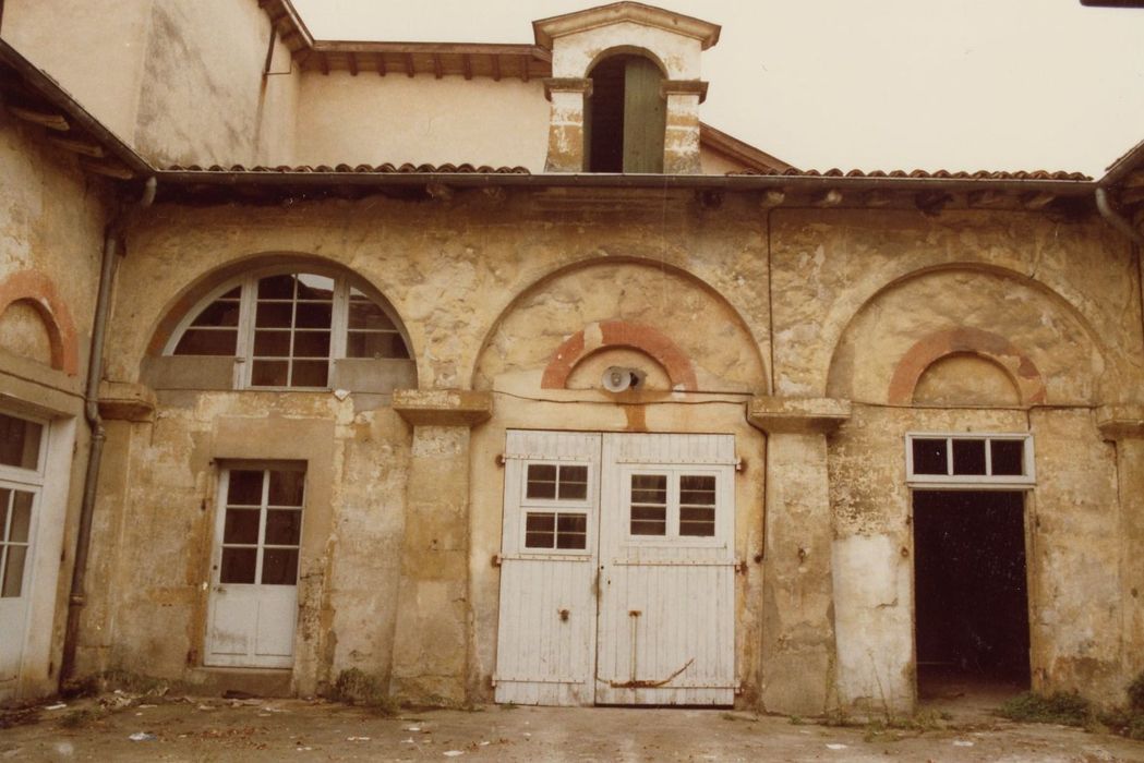 cour intérieure, façade ouest