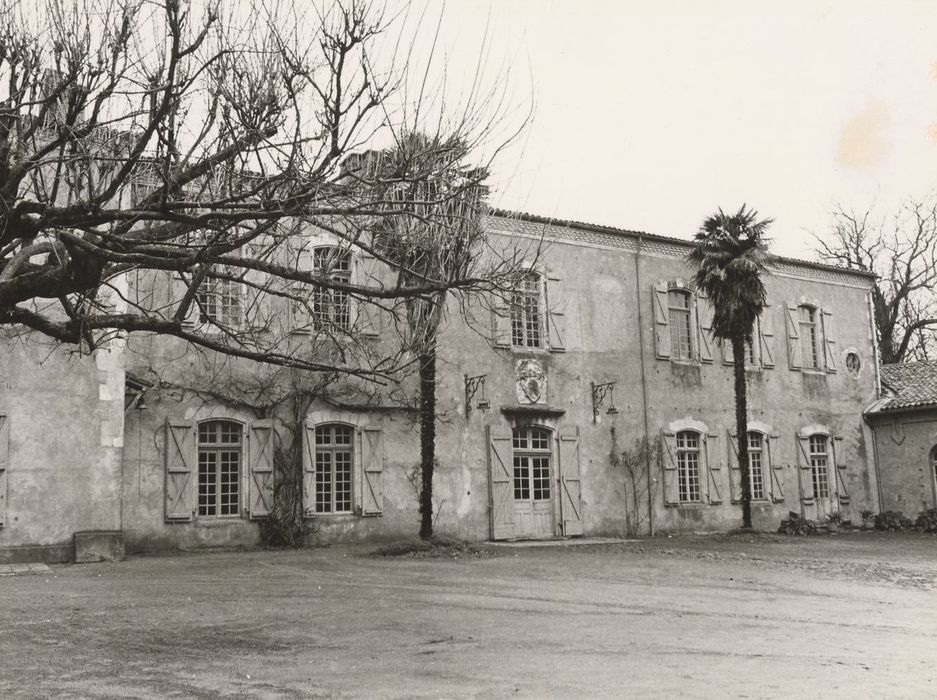 aile nord, façade sud sur cour