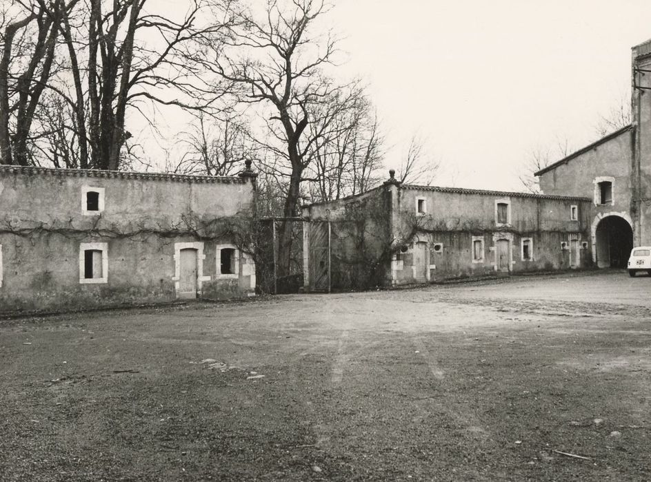 bâtiments sud sur cour, façades nord