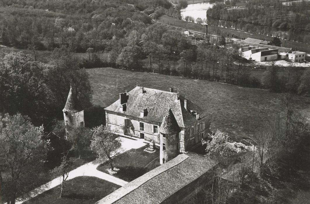 vue aérienne du château