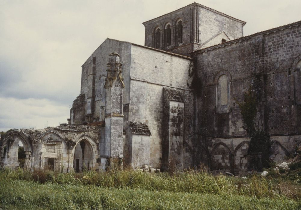 église, ensemble nord-ouest, vue partielle