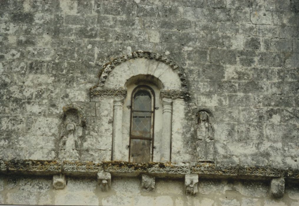 façade ouest, détail de la baie