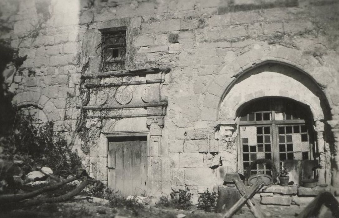 façade ouest, détail d’une porte