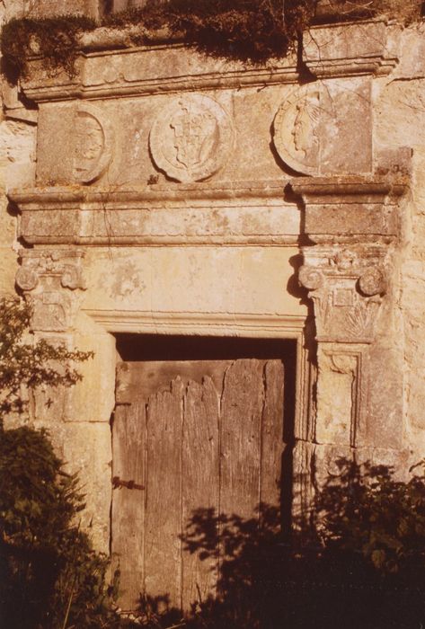 façade ouest, détail d’une porte