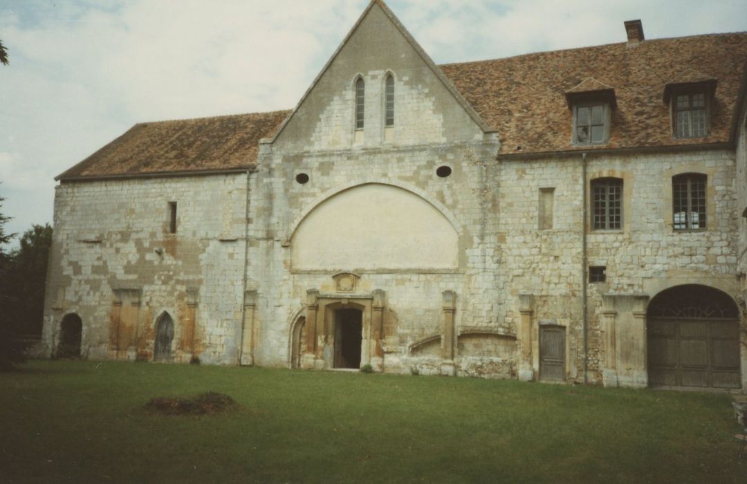 ancien cloître, aile nord, façade sud