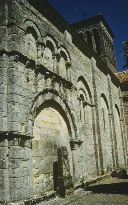 façade latérale sud, vue partielle