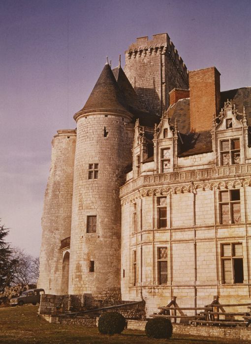 tours d’entrée et aile sud, façade sud, vue partielle