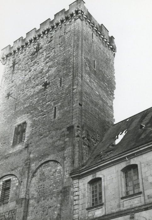 donjon, élévations est et nord