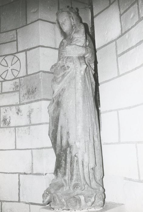 statue : Vierge à l’Enfant