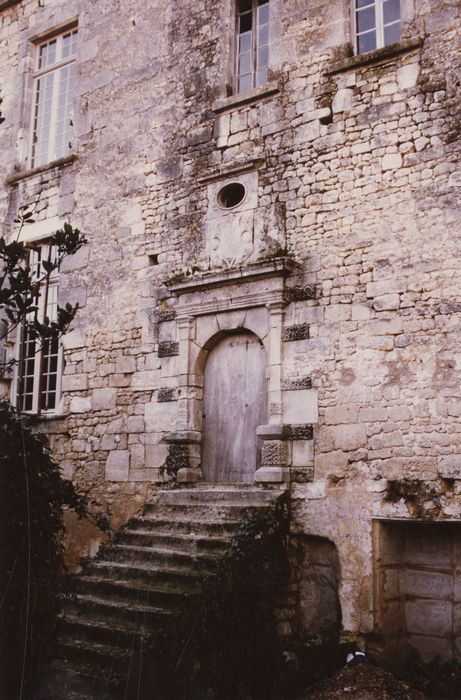 Porte d’accès est