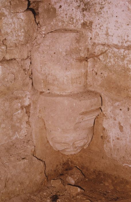 Ancien bras sud du transept de l’église, détail d’un cul de lampe