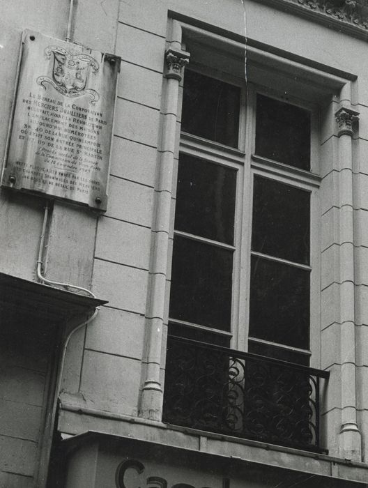 façade sur rue, détail d’un garde-corps