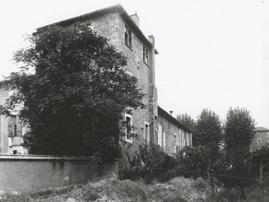 vue partielle des bâtiments depuis le Sud-Est