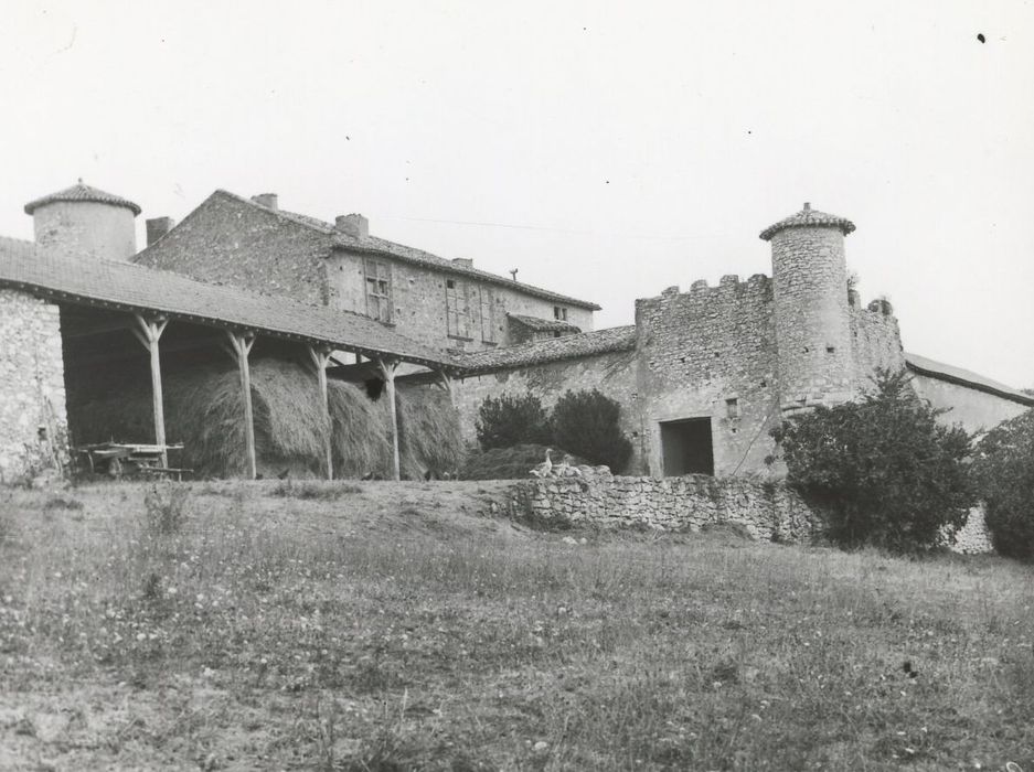 vue partielle des bâtiments depuis le Sud-Ouest