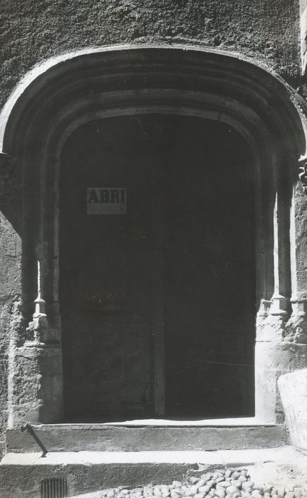 porte d’accès sur rue