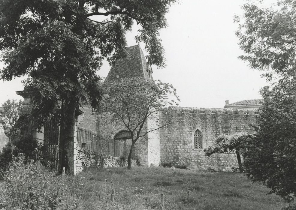 porterie, élévation sud-ouest, vue partielle