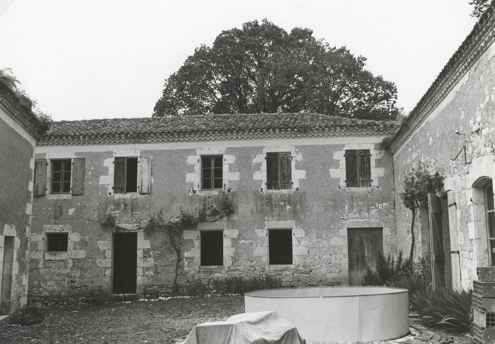 cour des communs, façade sud