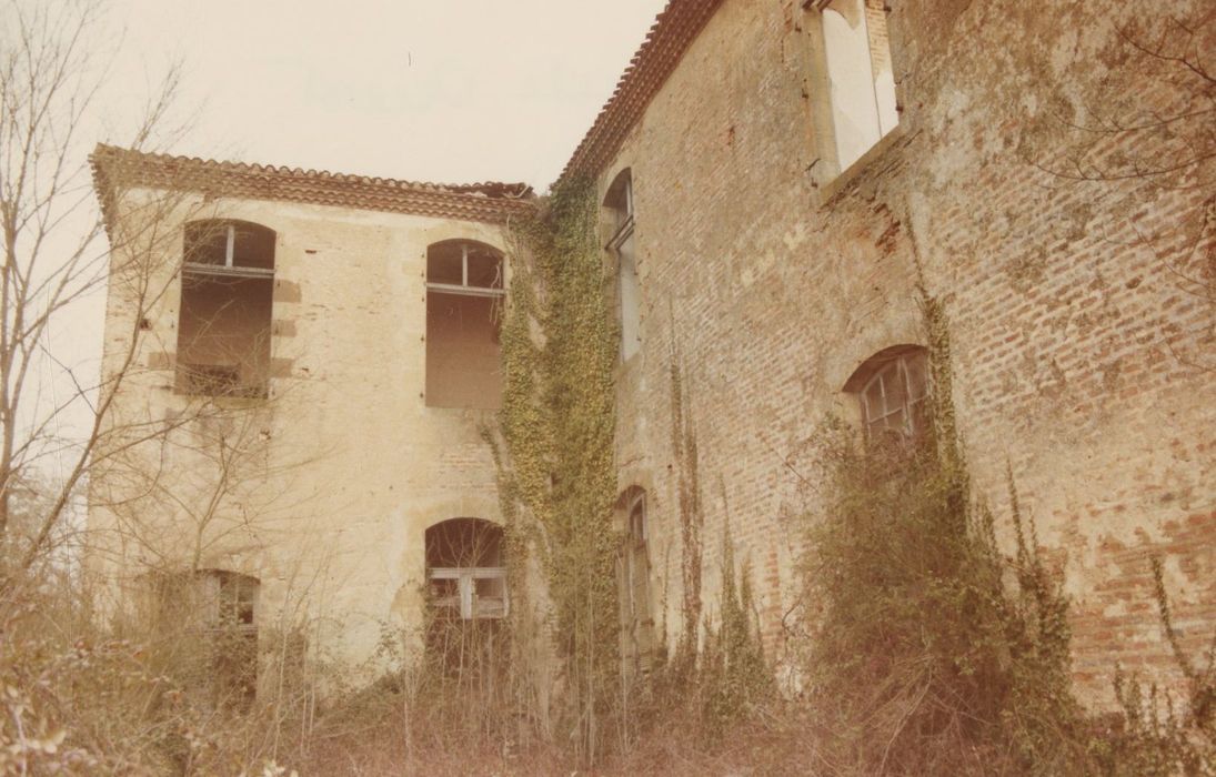 façade ouest, vue partielle