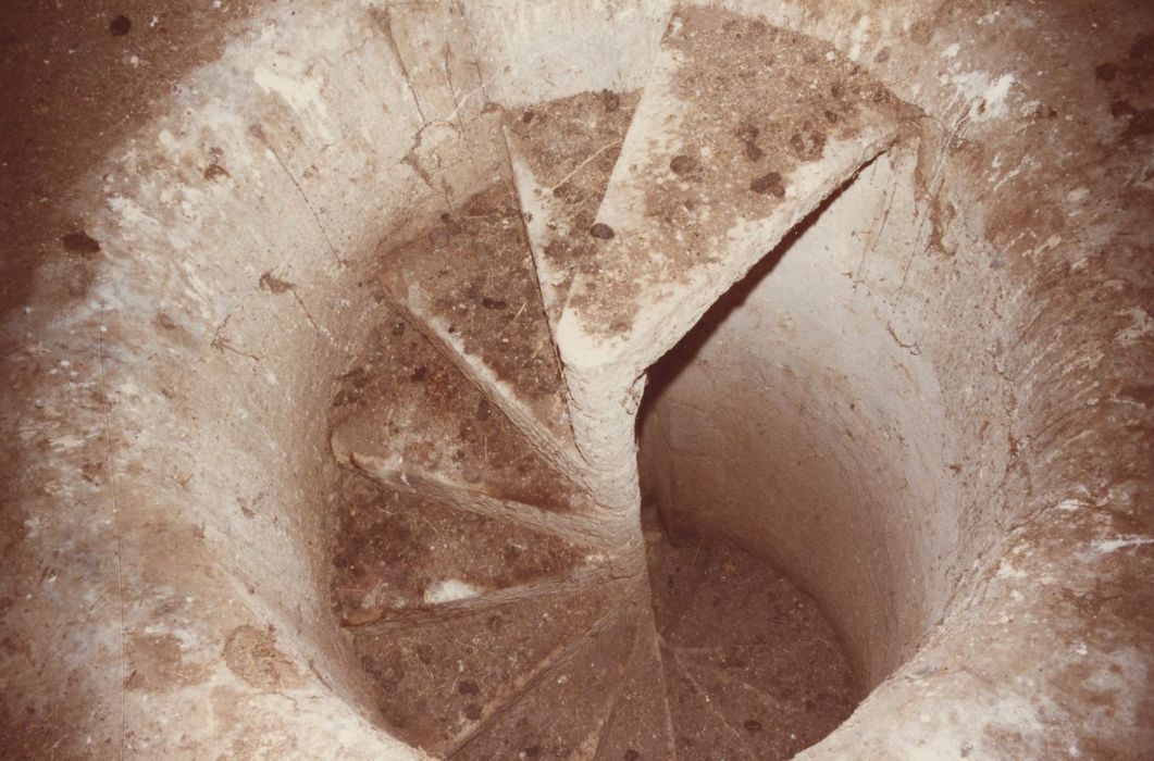 pigeonnier, escalier d’accès au 1er étage