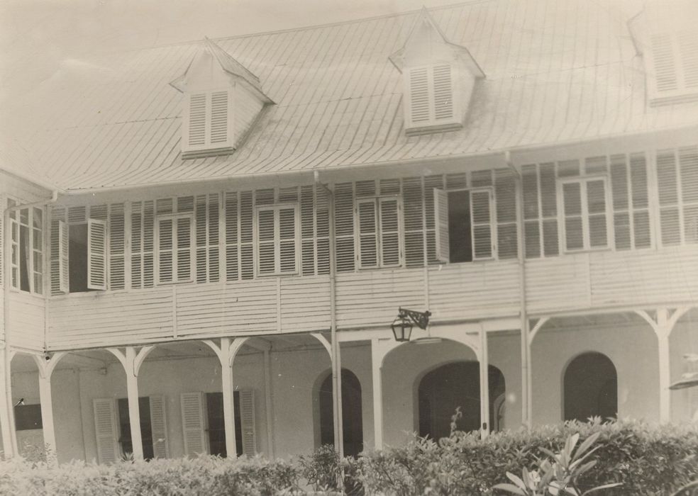 façade postérieure, vue partielle