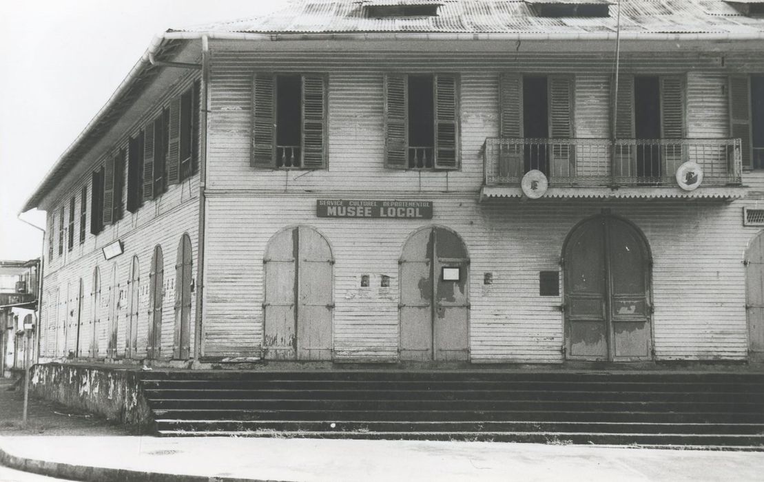 façades sur les rues Rémire et Maisin, vue partielle