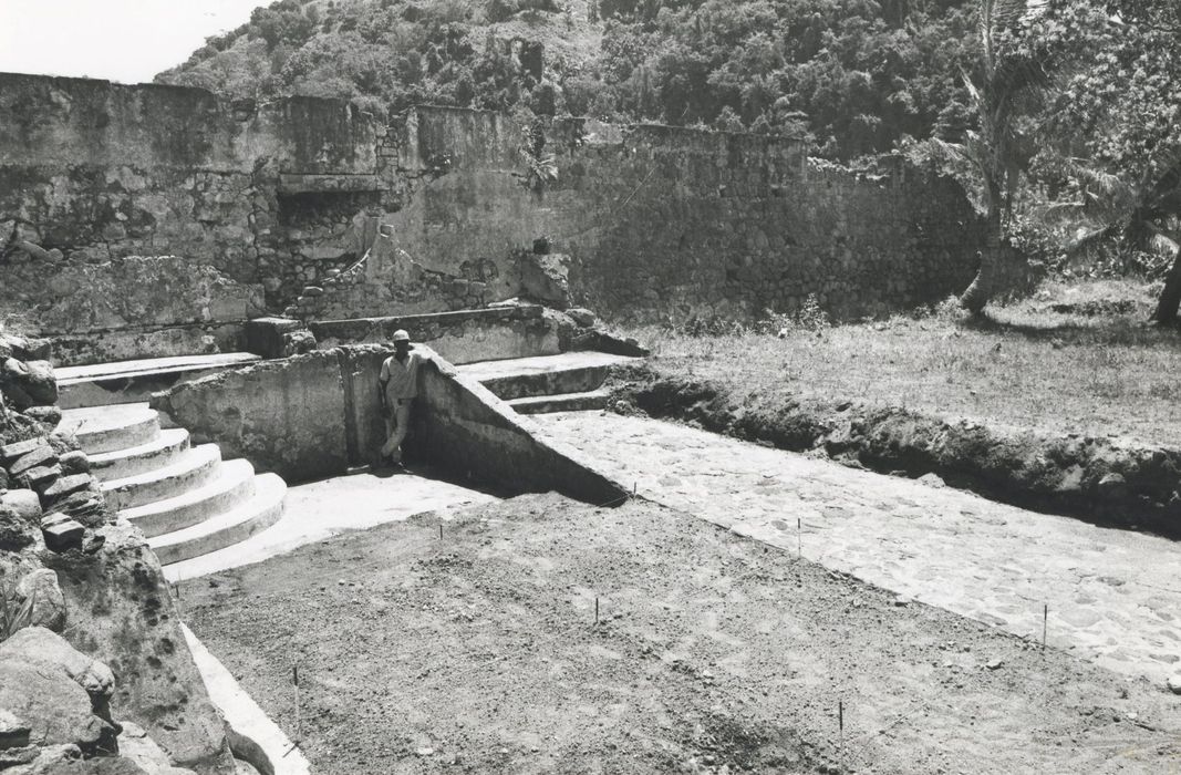 vue partielle des vestiges, installations hydrothérapiques en cours de fouilles