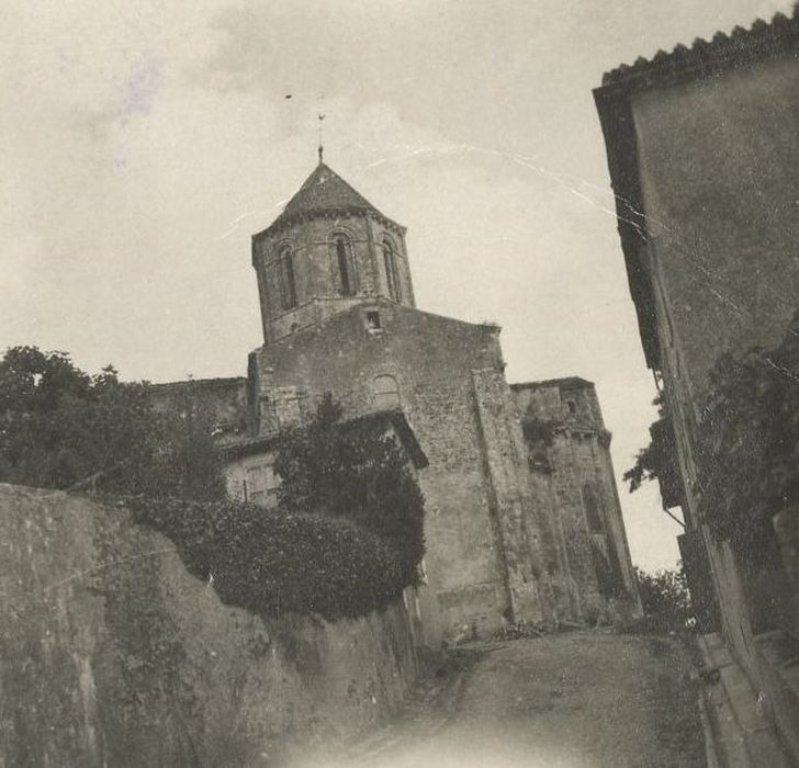 vue partielle de l’église depuis le Sud