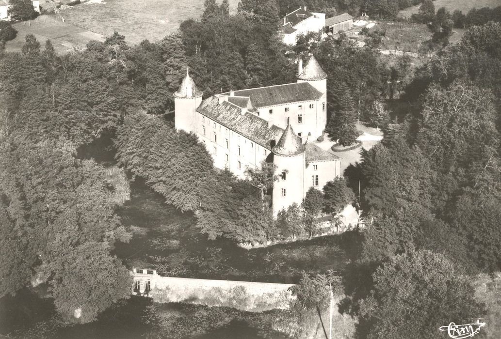 vue aérienne du château