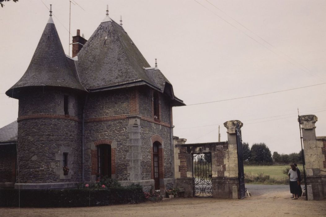 pavillon d’entrée ouest