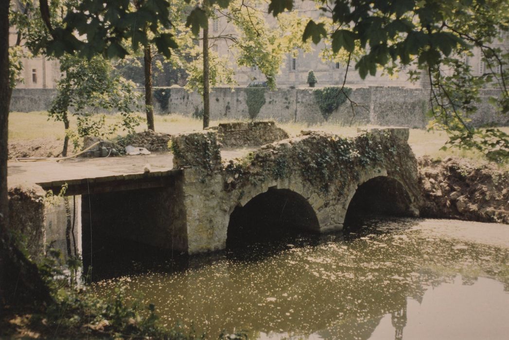 pont sur le canal