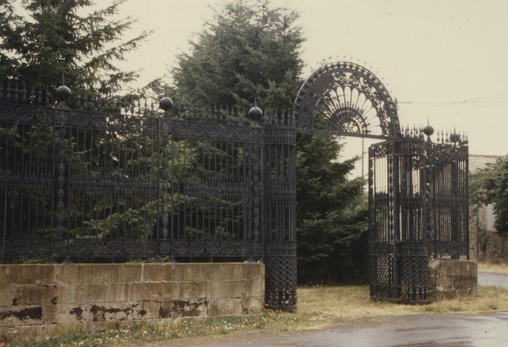 grille d’accès monumentale nord-est