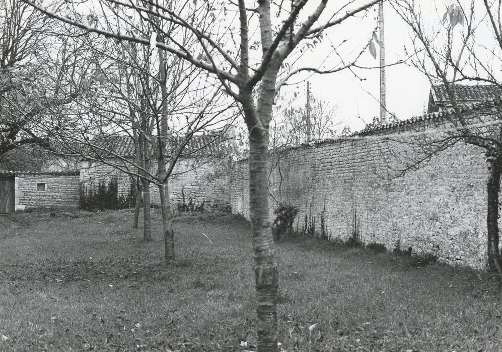 mur d’enceinte, vue partielle