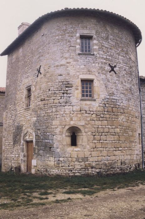 bâtiment situé à la droite de l’accès sud