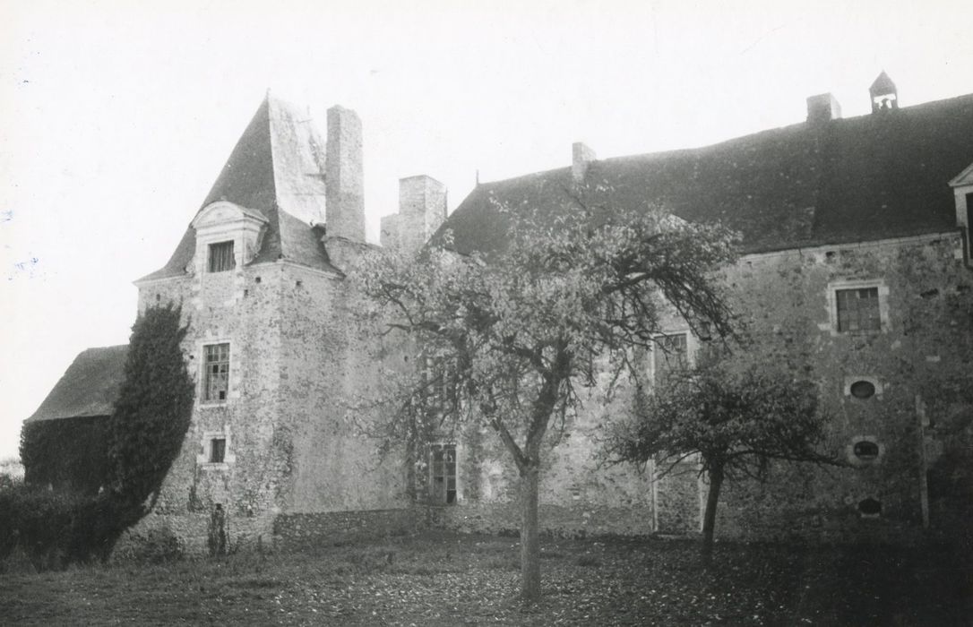 façade nord-est, vue partielle