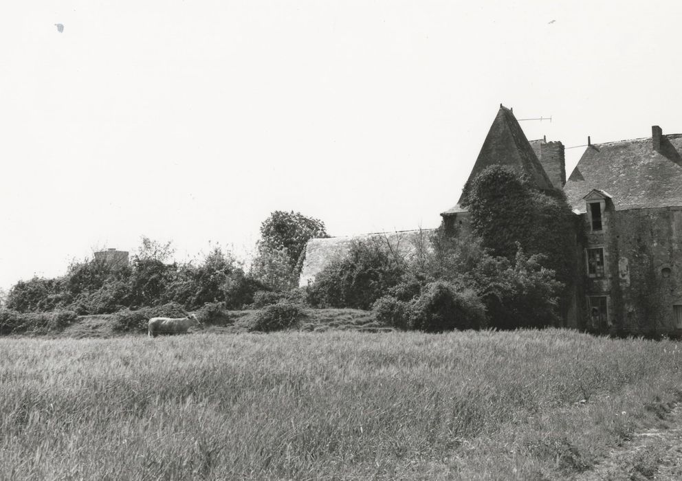 façade nord-est, vue partielle