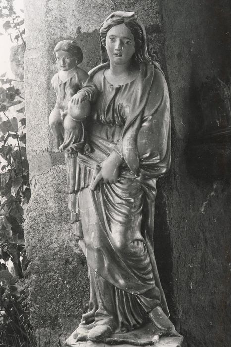 statue (statuette) : Vierge à l’Enfant