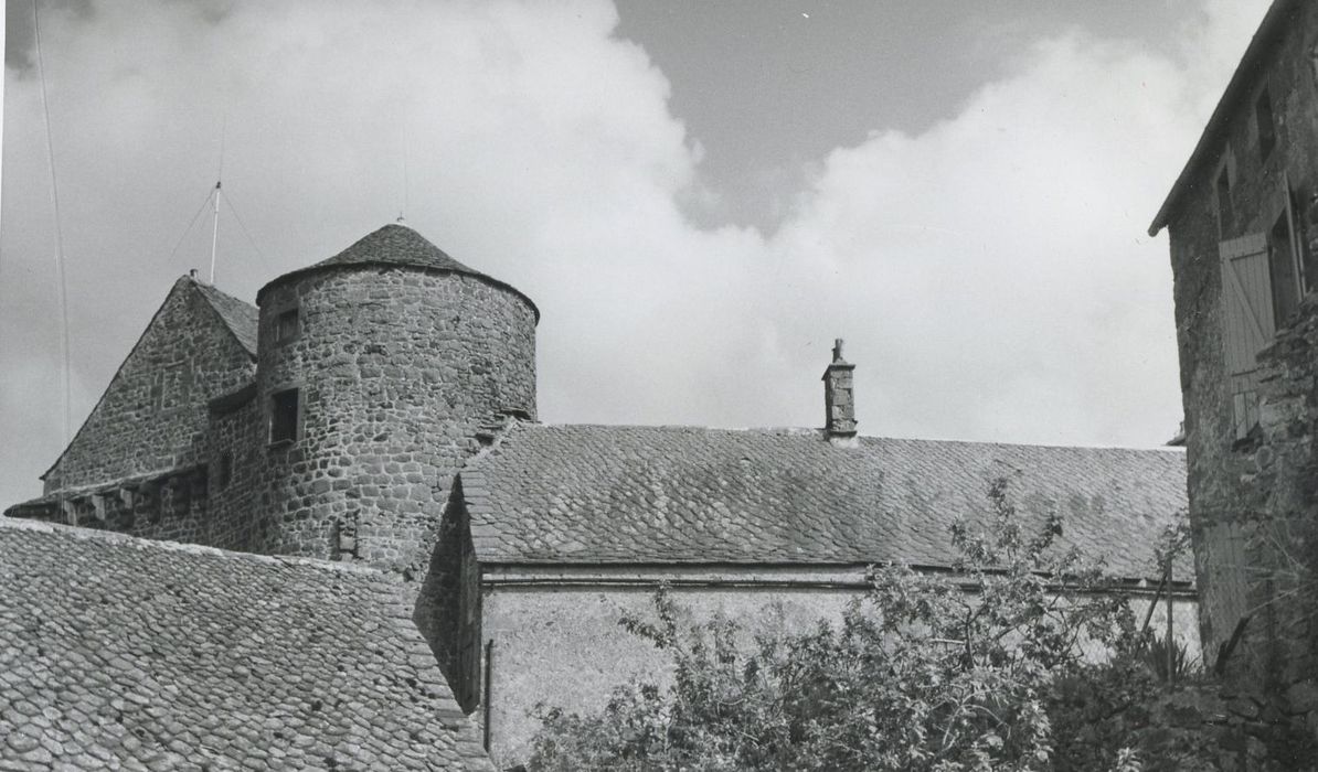 vue partielle du bâtiment depuis l’Ouest