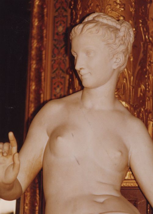 cheminée, détail d’une statue